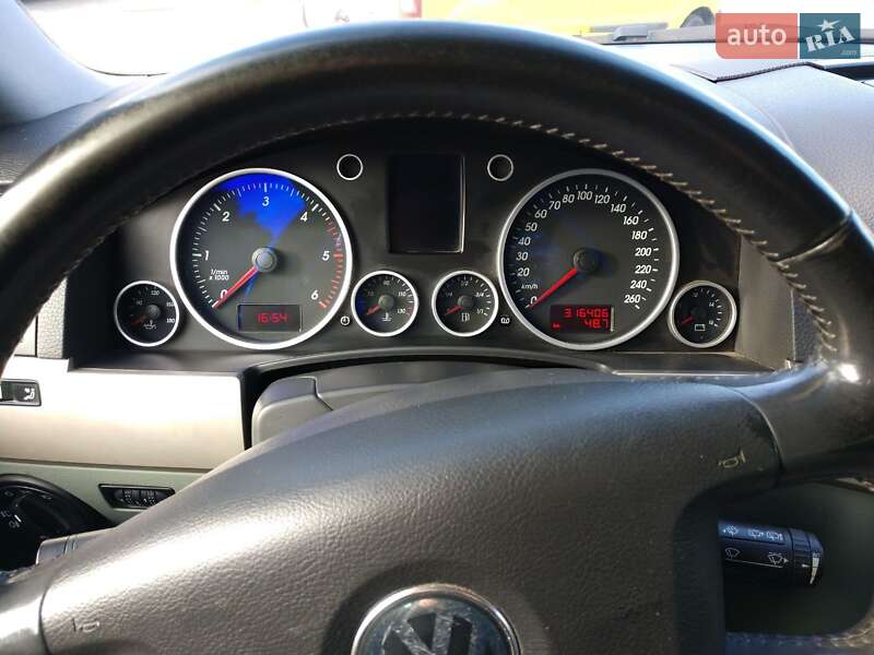 Внедорожник / Кроссовер Volkswagen Touareg 2006 в Львове