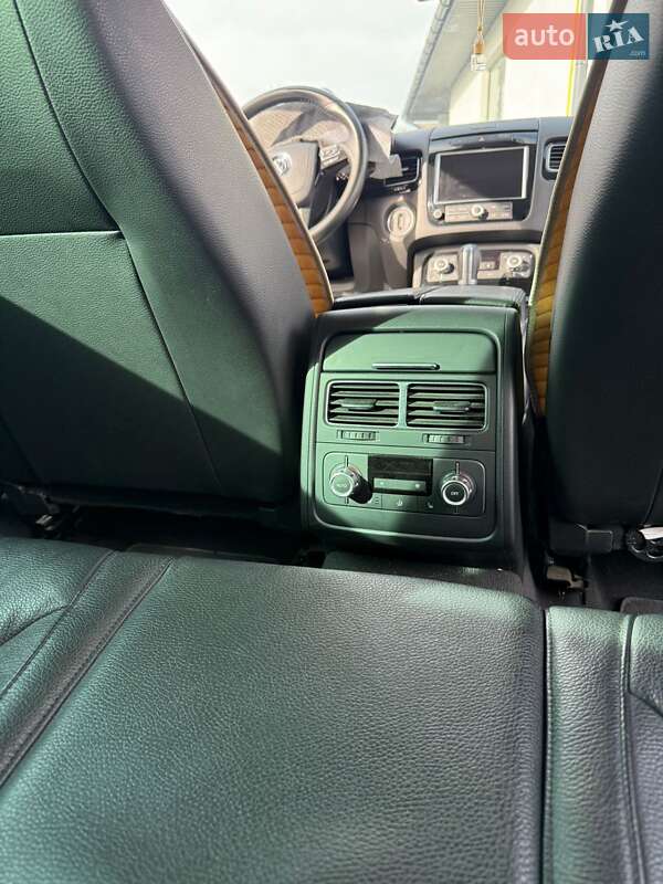 Позашляховик / Кросовер Volkswagen Touareg 2014 в Хмельницькому фото 21 Позашляховик / Кросовер Volkswagen Touareg 2014 в Хмельницькому