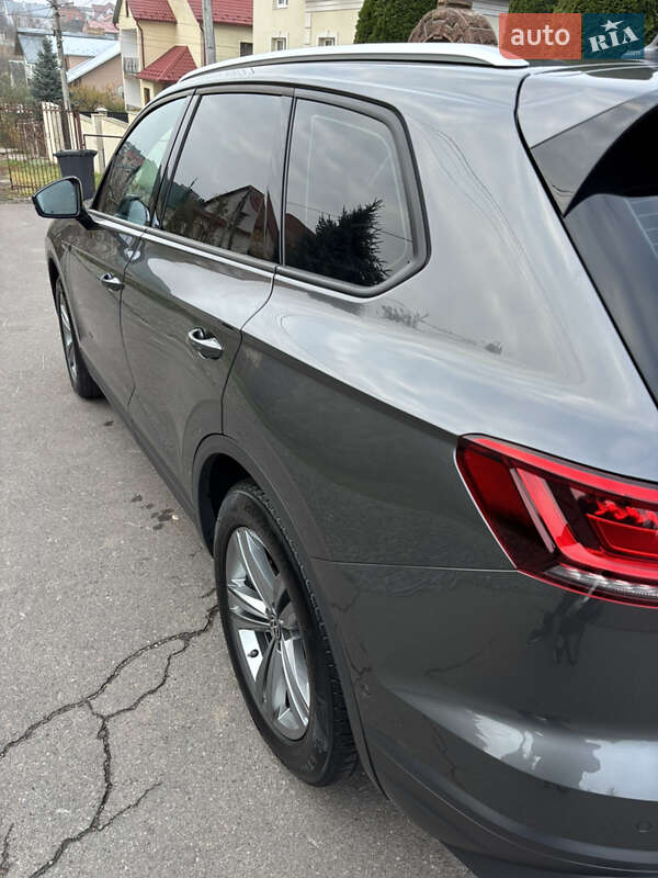 Внедорожник / Кроссовер Volkswagen Touareg 2023 в Тернополе