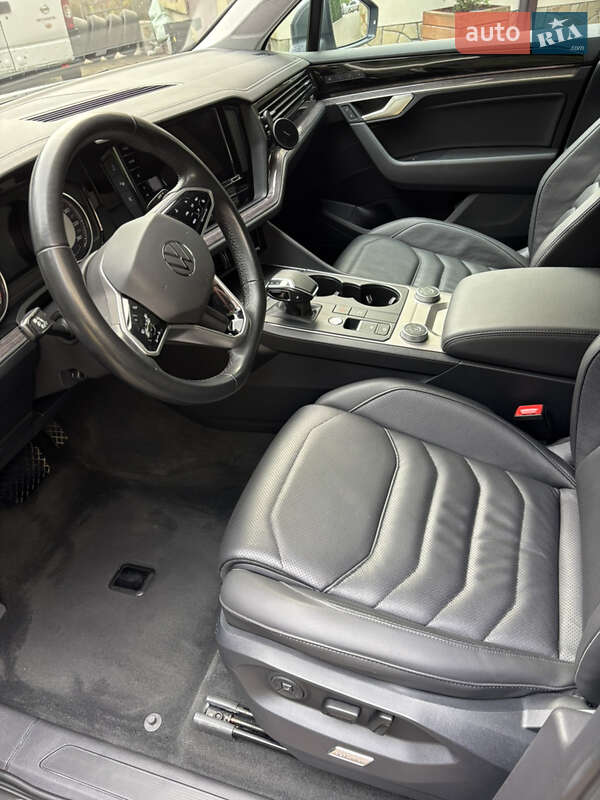Внедорожник / Кроссовер Volkswagen Touareg 2023 в Тернополе
