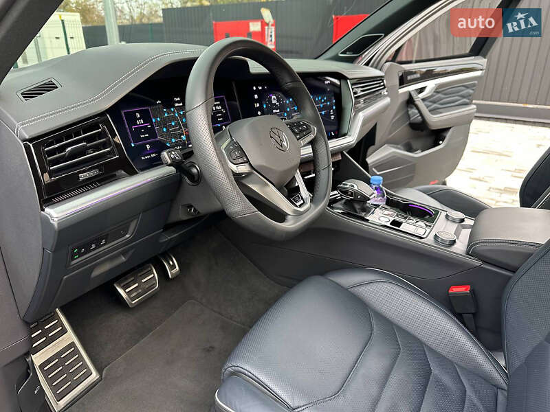 Внедорожник / Кроссовер Volkswagen Touareg 2024 в Днепре