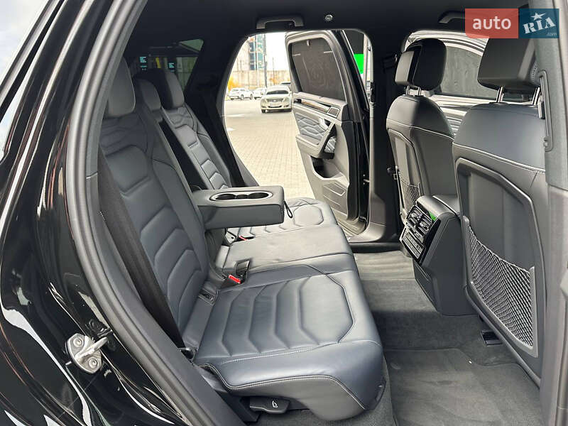 Внедорожник / Кроссовер Volkswagen Touareg 2024 в Днепре