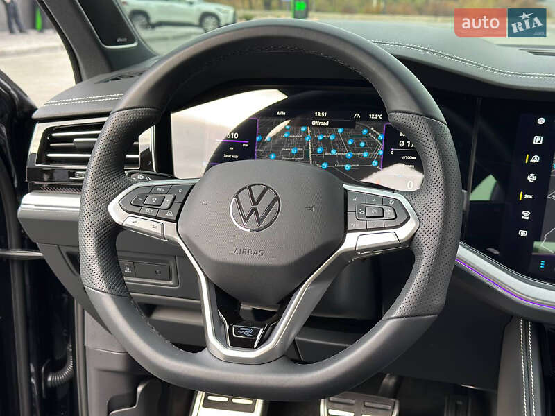 Внедорожник / Кроссовер Volkswagen Touareg 2024 в Днепре