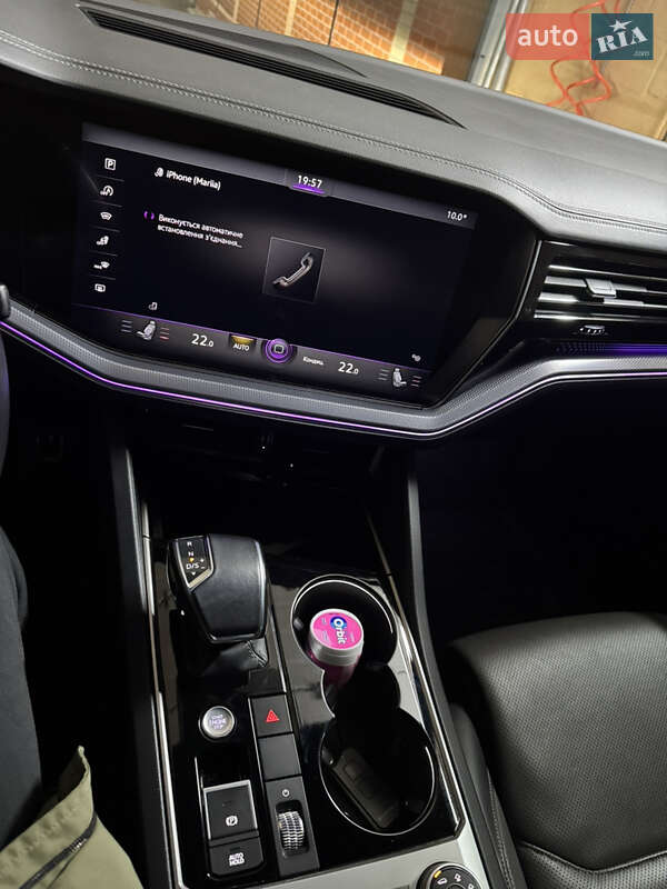 Внедорожник / Кроссовер Volkswagen Touareg 2019 в Александрие