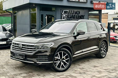 Позашляховик / Кросовер Volkswagen Touareg 2021 в Рівному