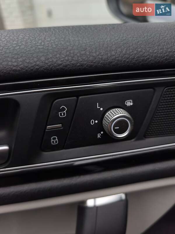 Внедорожник / Кроссовер Volkswagen Touareg 2017 в Киеве фото 17 Внедорожник / Кроссовер Volkswagen Touareg 2017 в Киеве