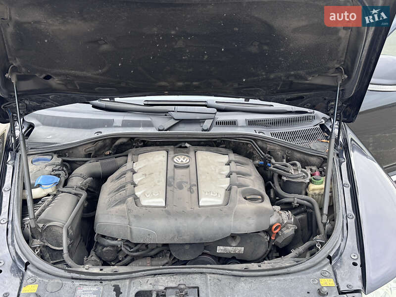 Внедорожник / Кроссовер Volkswagen Touareg 2007 в Киеве
