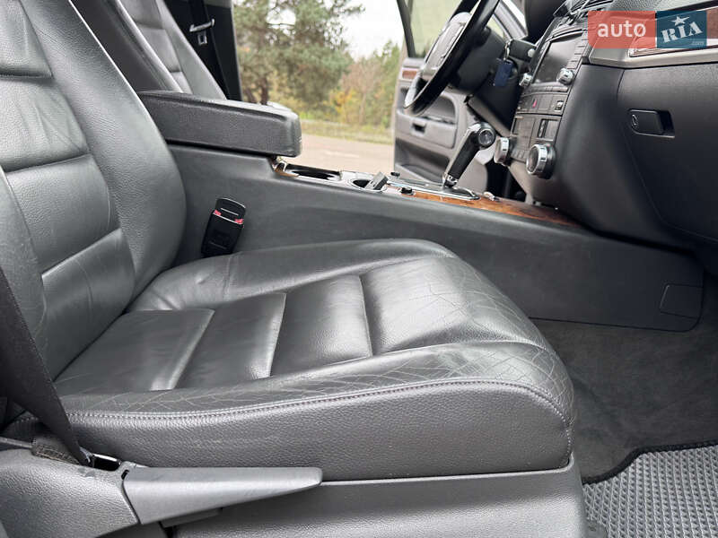 Внедорожник / Кроссовер Volkswagen Touareg 2007 в Киеве