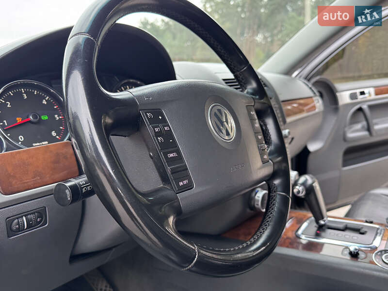 Внедорожник / Кроссовер Volkswagen Touareg 2007 в Киеве