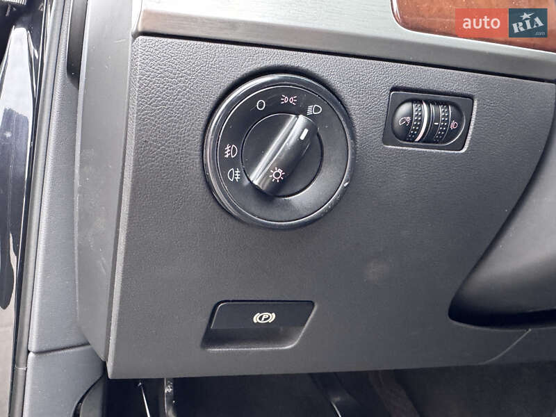 Внедорожник / Кроссовер Volkswagen Touareg 2007 в Киеве