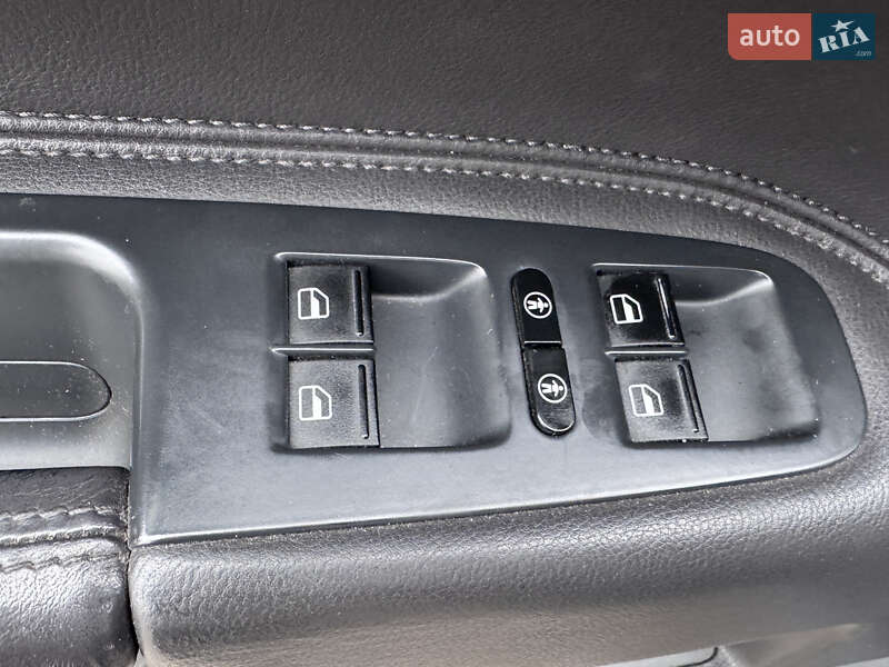 Внедорожник / Кроссовер Volkswagen Touareg 2007 в Киеве