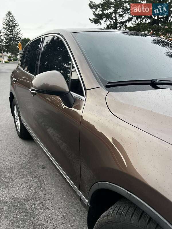 Внедорожник / Кроссовер Volkswagen Touareg 2010 в Калиновке