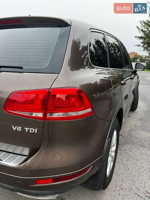 Внедорожник / Кроссовер Volkswagen Touareg 2010 в Калиновке