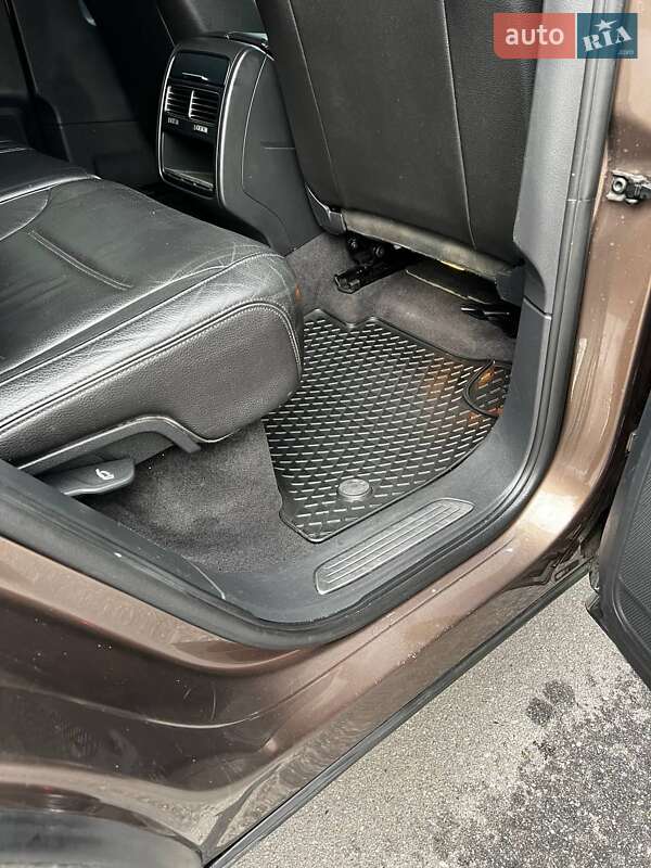 Внедорожник / Кроссовер Volkswagen Touareg 2010 в Калиновке