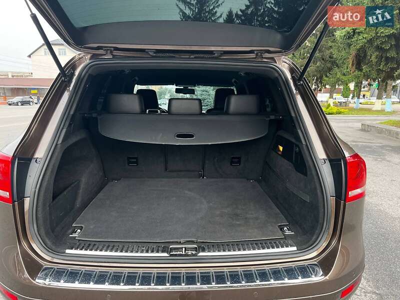 Внедорожник / Кроссовер Volkswagen Touareg 2010 в Калиновке