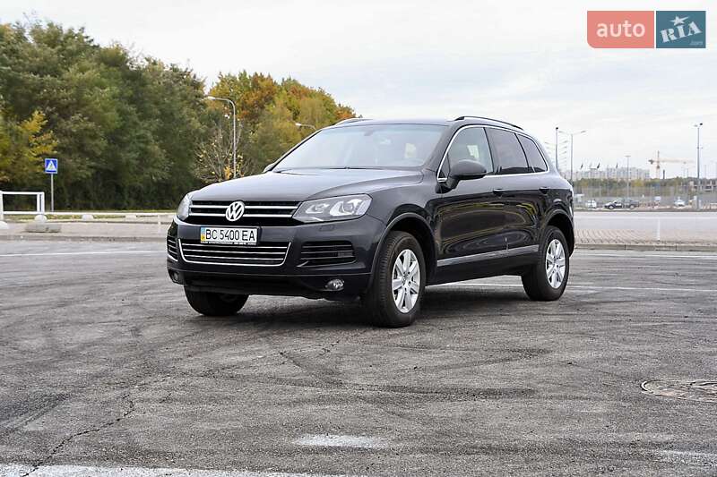 Позашляховик / Кросовер Volkswagen Touareg 2011 в Львові