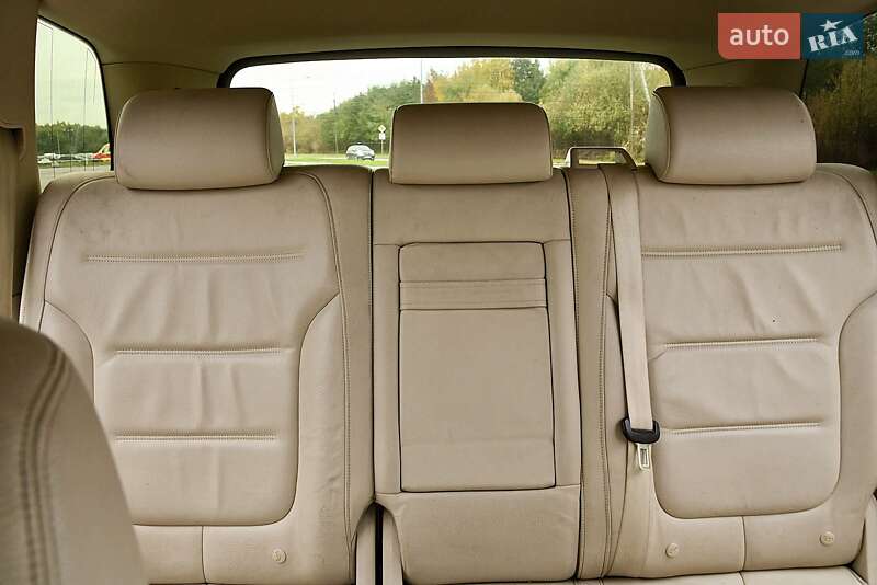 Позашляховик / Кросовер Volkswagen Touareg 2011 в Львові