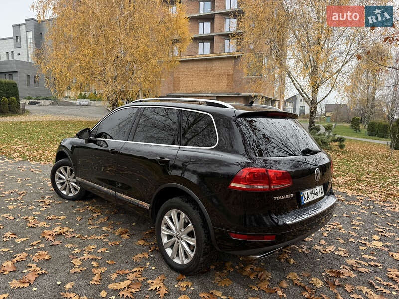 Внедорожник / Кроссовер Volkswagen Touareg 2011 в Хмельницком