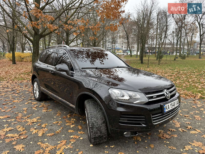 Внедорожник / Кроссовер Volkswagen Touareg 2011 в Хмельницком