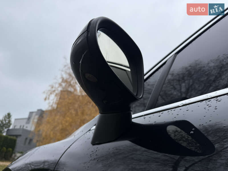 Внедорожник / Кроссовер Volkswagen Touareg 2011 в Хмельницком