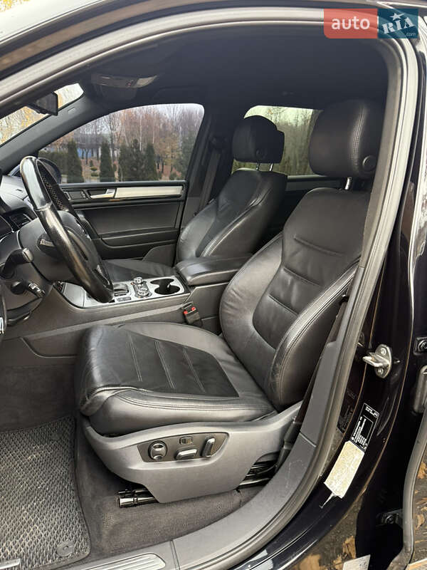 Внедорожник / Кроссовер Volkswagen Touareg 2011 в Хмельницком