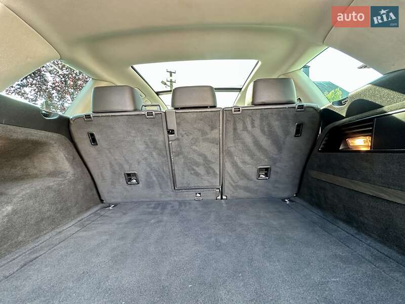 Внедорожник / Кроссовер Volkswagen Touareg 2014 в Виннице