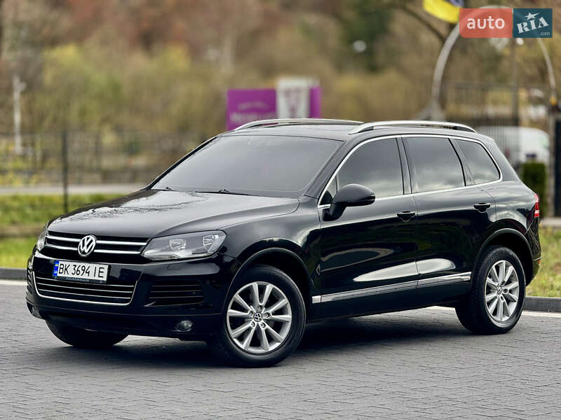 Внедорожник / Кроссовер Volkswagen Touareg 2012 в Межгорье