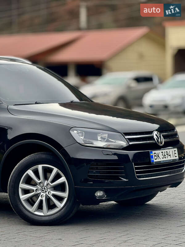 Внедорожник / Кроссовер Volkswagen Touareg 2012 в Межгорье