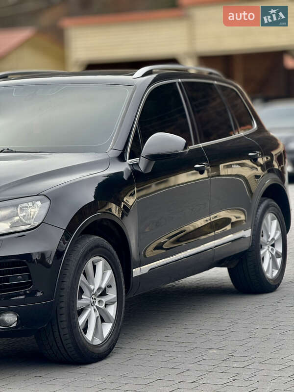 Внедорожник / Кроссовер Volkswagen Touareg 2012 в Межгорье