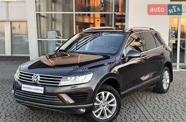 Позашляховик / Кросовер Volkswagen Touareg 2017 в Мукачевому