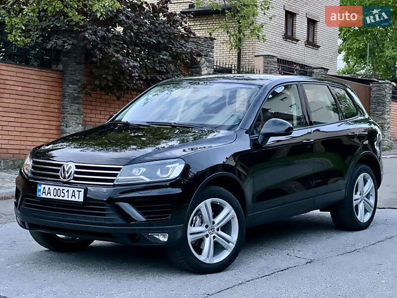Внедорожник / Кроссовер Volkswagen Touareg 2015 в Киеве