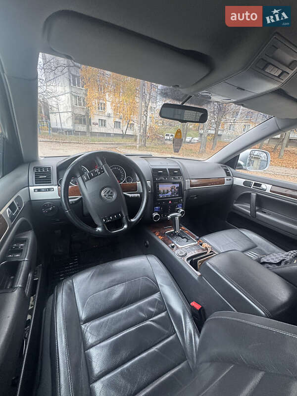 Внедорожник / Кроссовер Volkswagen Touareg 2007 в Харькове