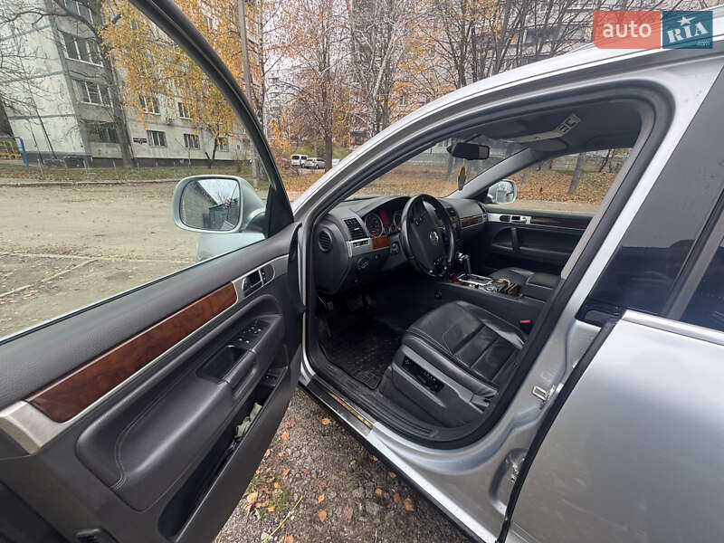 Внедорожник / Кроссовер Volkswagen Touareg 2007 в Харькове
