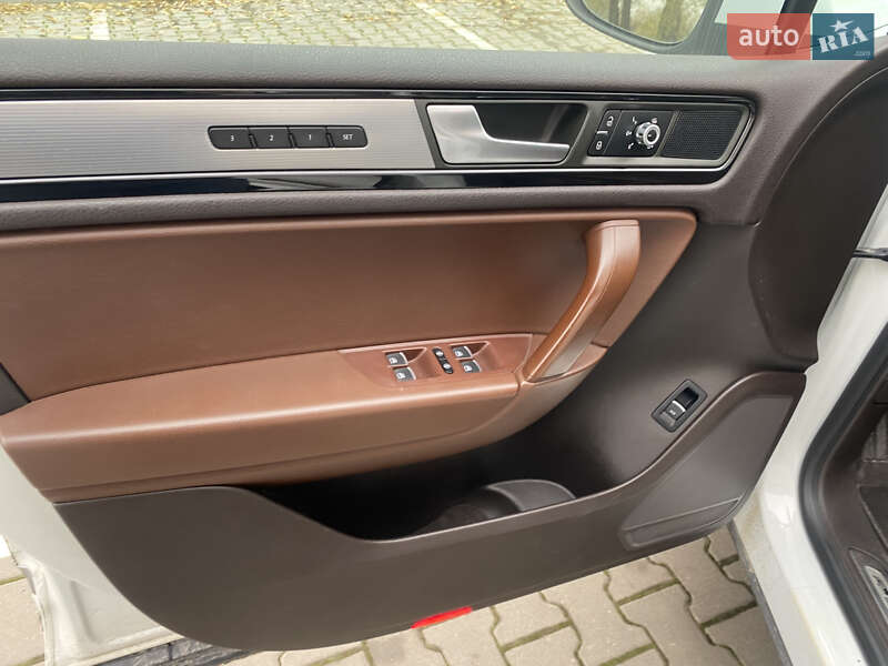Позашляховик / Кросовер Volkswagen Touareg 2013 в Хмельницькому фото 44 Позашляховик / Кросовер Volkswagen Touareg 2013 в Хмельницькому