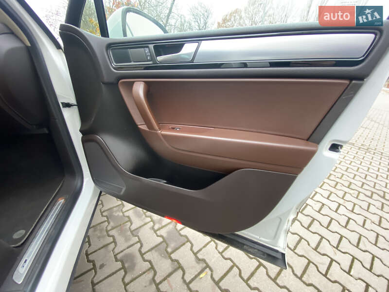 Позашляховик / Кросовер Volkswagen Touareg 2013 в Хмельницькому фото 60 Позашляховик / Кросовер Volkswagen Touareg 2013 в Хмельницькому