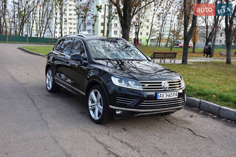 Позашляховик / Кросовер Volkswagen Touareg 2017 в Харкові