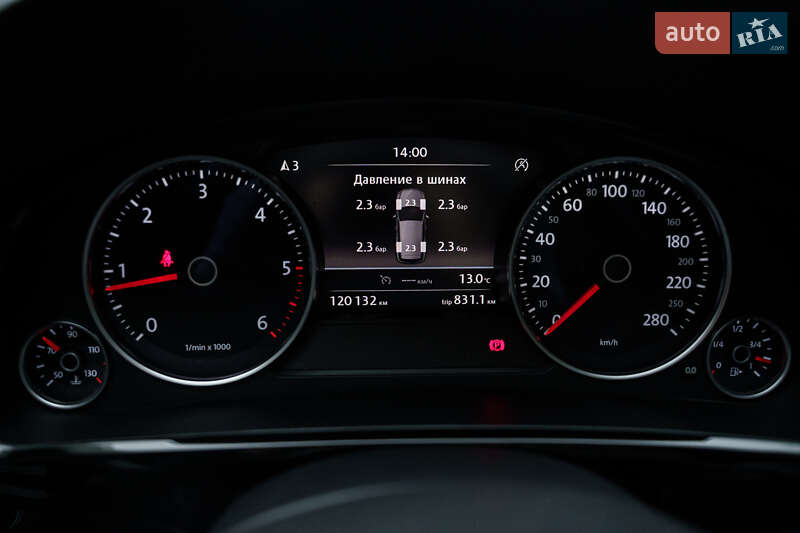 Позашляховик / Кросовер Volkswagen Touareg 2016 в Києві фото 19 Позашляховик / Кросовер Volkswagen Touareg 2016 в Києві