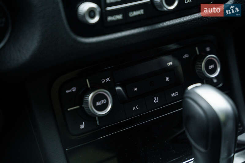 Позашляховик / Кросовер Volkswagen Touareg 2016 в Києві фото 20 Позашляховик / Кросовер Volkswagen Touareg 2016 в Києві