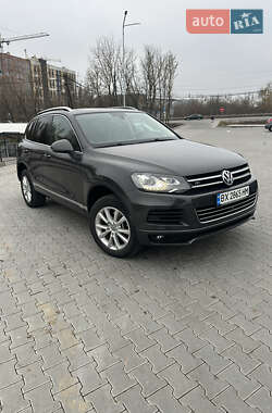 Внедорожник / Кроссовер Volkswagen Touareg 2010 в Хмельницком
