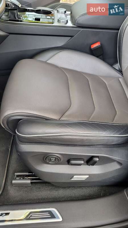 Внедорожник / Кроссовер Volkswagen Touareg 2020 в Николаеве