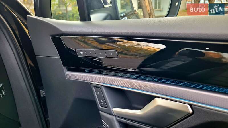 Внедорожник / Кроссовер Volkswagen Touareg 2020 в Николаеве