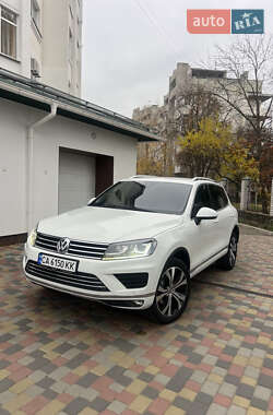 Позашляховик / Кросовер Volkswagen Touareg 2016 в Черкасах