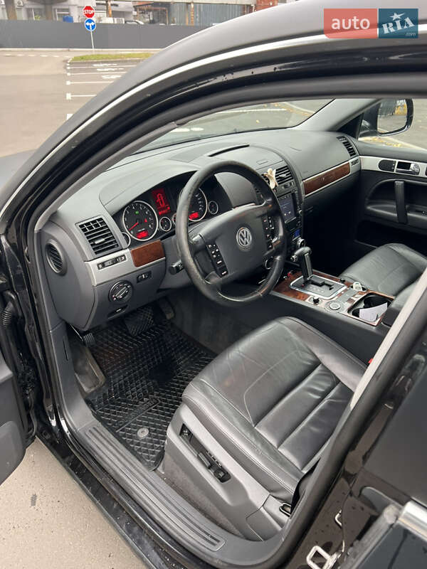 Позашляховик / Кросовер Volkswagen Touareg 2008 в Києві