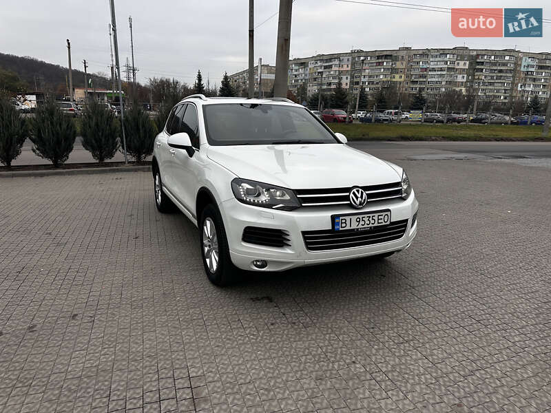 Позашляховик / Кросовер Volkswagen Touareg 2014 в Полтаві