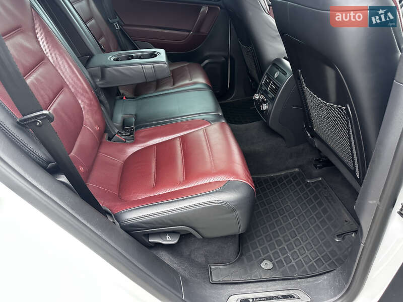 Позашляховик / Кросовер Volkswagen Touareg 2014 в Полтаві