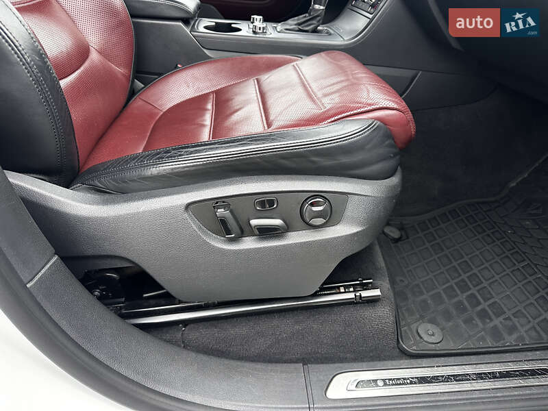 Позашляховик / Кросовер Volkswagen Touareg 2014 в Полтаві