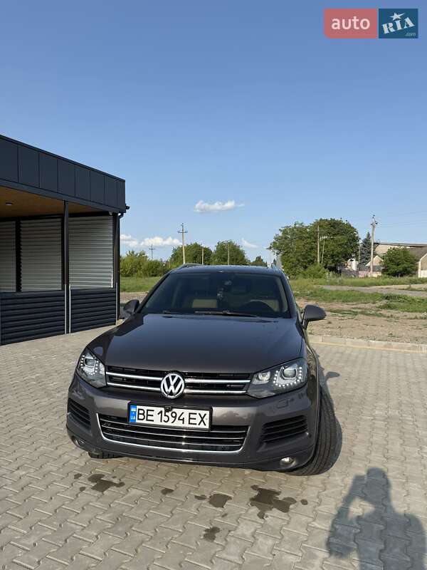 Позашляховик / Кросовер Volkswagen Touareg 2012 в Врадіївці