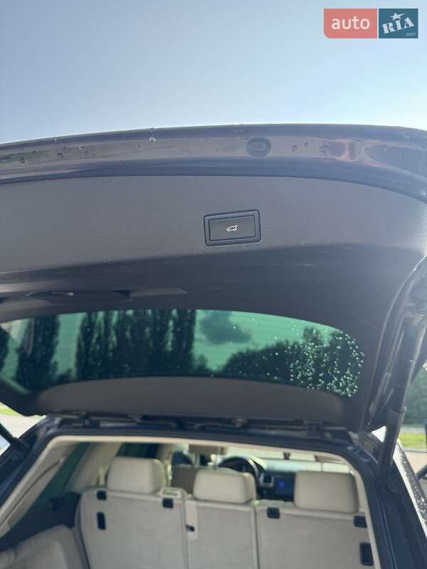 Позашляховик / Кросовер Volkswagen Touareg 2012 в Врадіївці