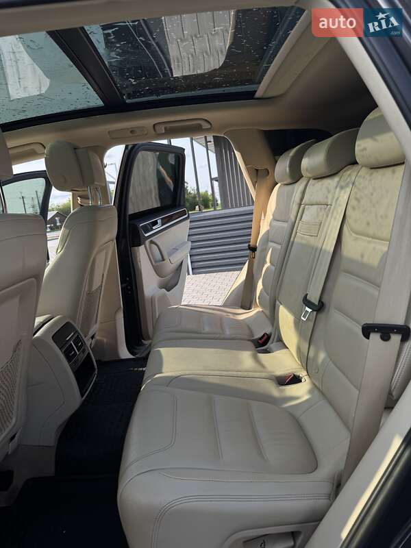 Позашляховик / Кросовер Volkswagen Touareg 2012 в Врадіївці