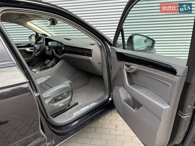 Внедорожник / Кроссовер Volkswagen Touareg 2021 в Ровно